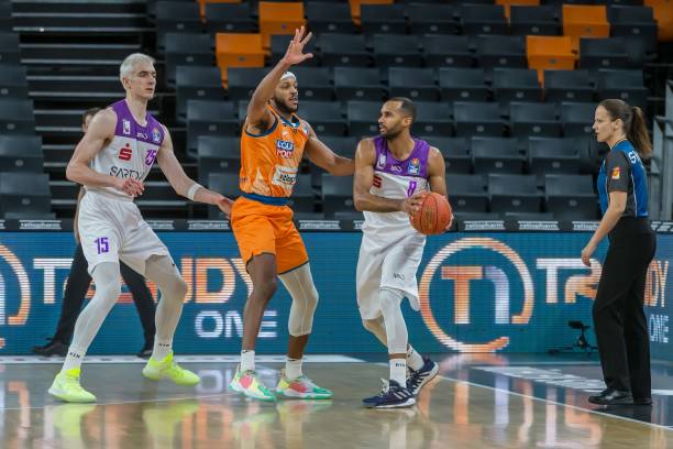 加之他们在 加之他们在